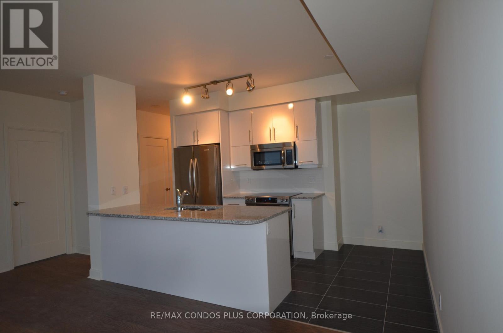 2303 - 825 Church Street, Toronto, Ontario  M4W 3Z4 - Photo 3 - C12931544