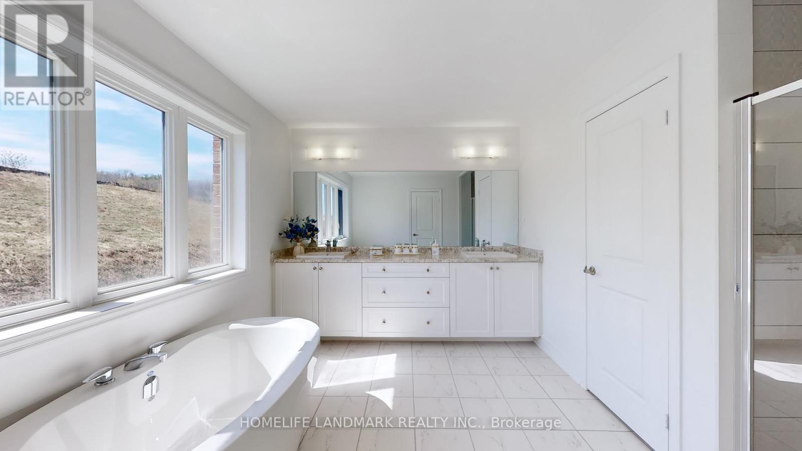 62 Frank Kelly Drive, East Gwillimbury, Ontario  L9N 0V2 - Photo 24 - N12931542