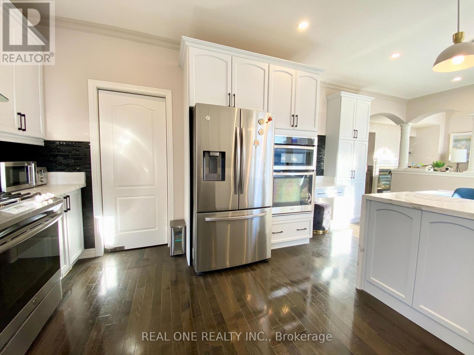 238 Nautical Boulevard, Oakville, Ontario  L6L 0B9 - Photo 16 - W12931552