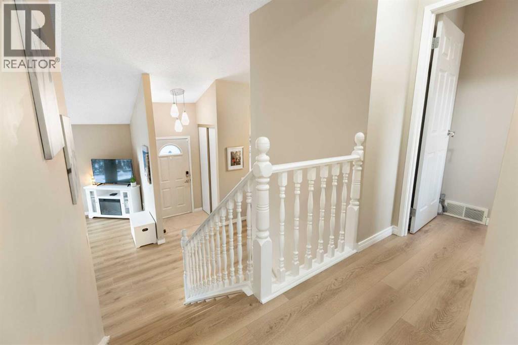 815 Ranchview Circle Nw, Calgary, Alberta  T3G 1B2 - Photo 22 - A2292143