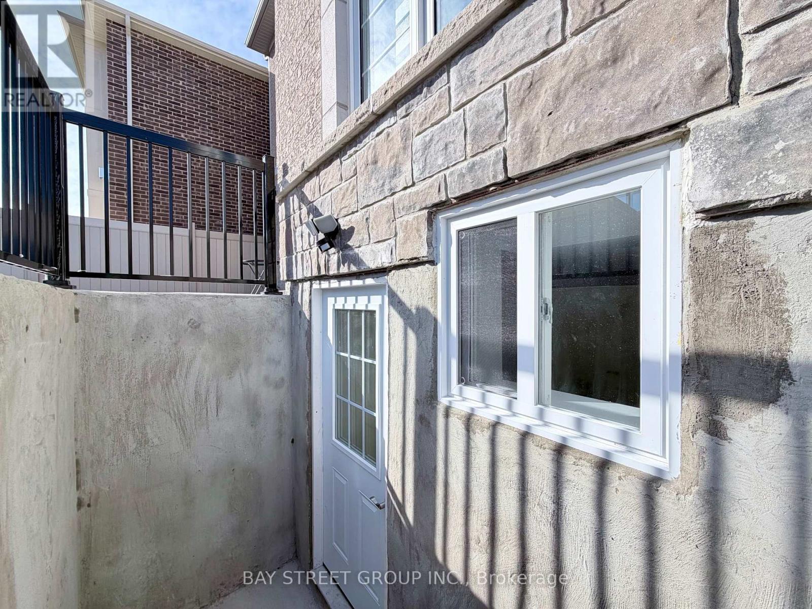 Lower - 1 Kenneth Ross Bend, East Gwillimbury, Ontario L9N 0T7 - Photo 22 - N12931554