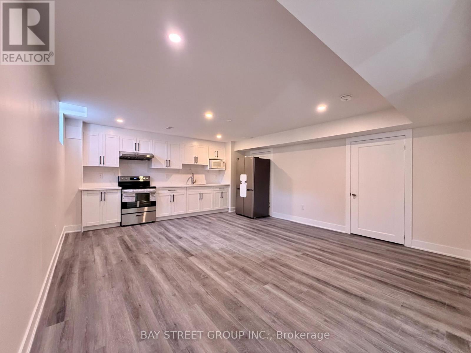 Lower - 1 Kenneth Ross Bend, East Gwillimbury, Ontario L9N 0T7 - Photo 3 - N12931554