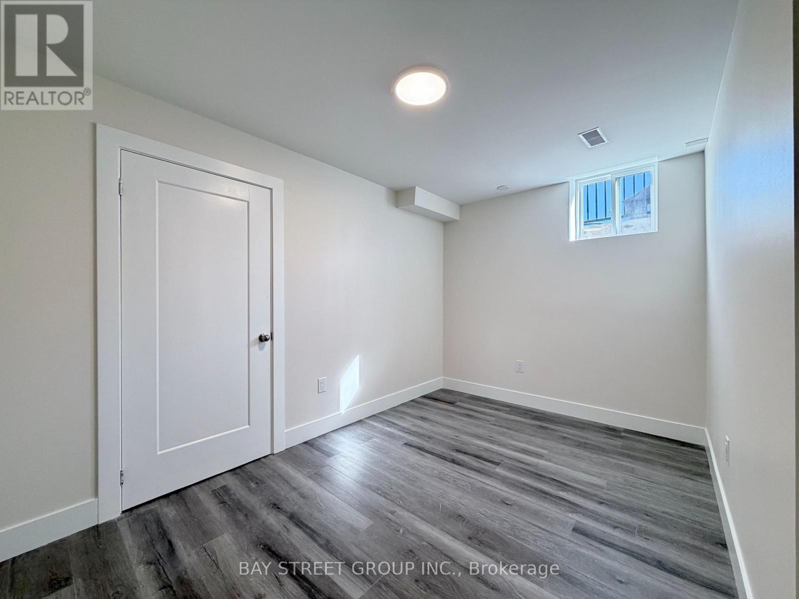 Lower - 1 Kenneth Ross Bend, East Gwillimbury, Ontario L9N 0T7 - Photo 4 - N12931554