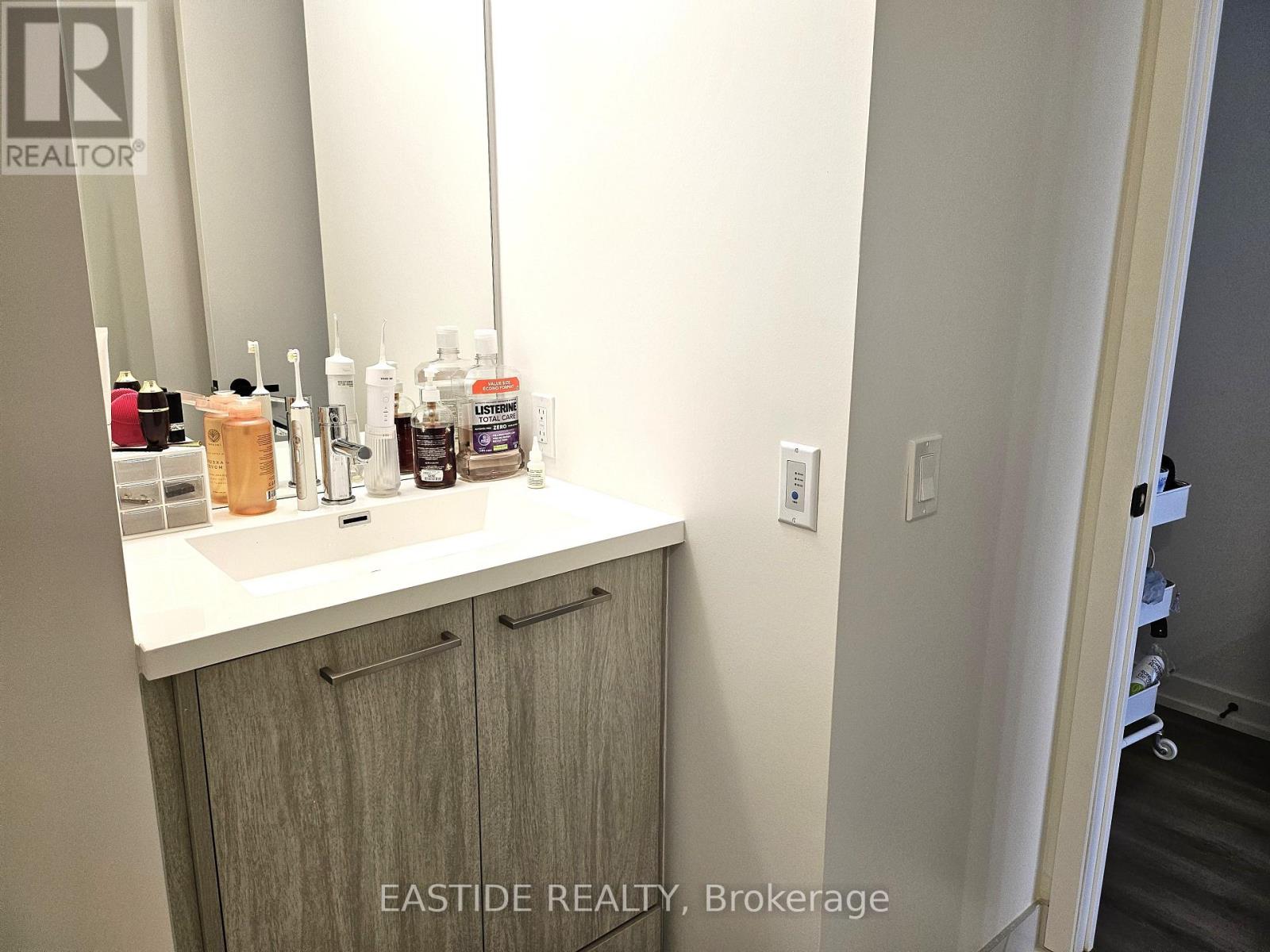 1506 - 28 Interchange Way, Vaughan, Ontario  L4K 0P8 - Photo 14 - N12931558