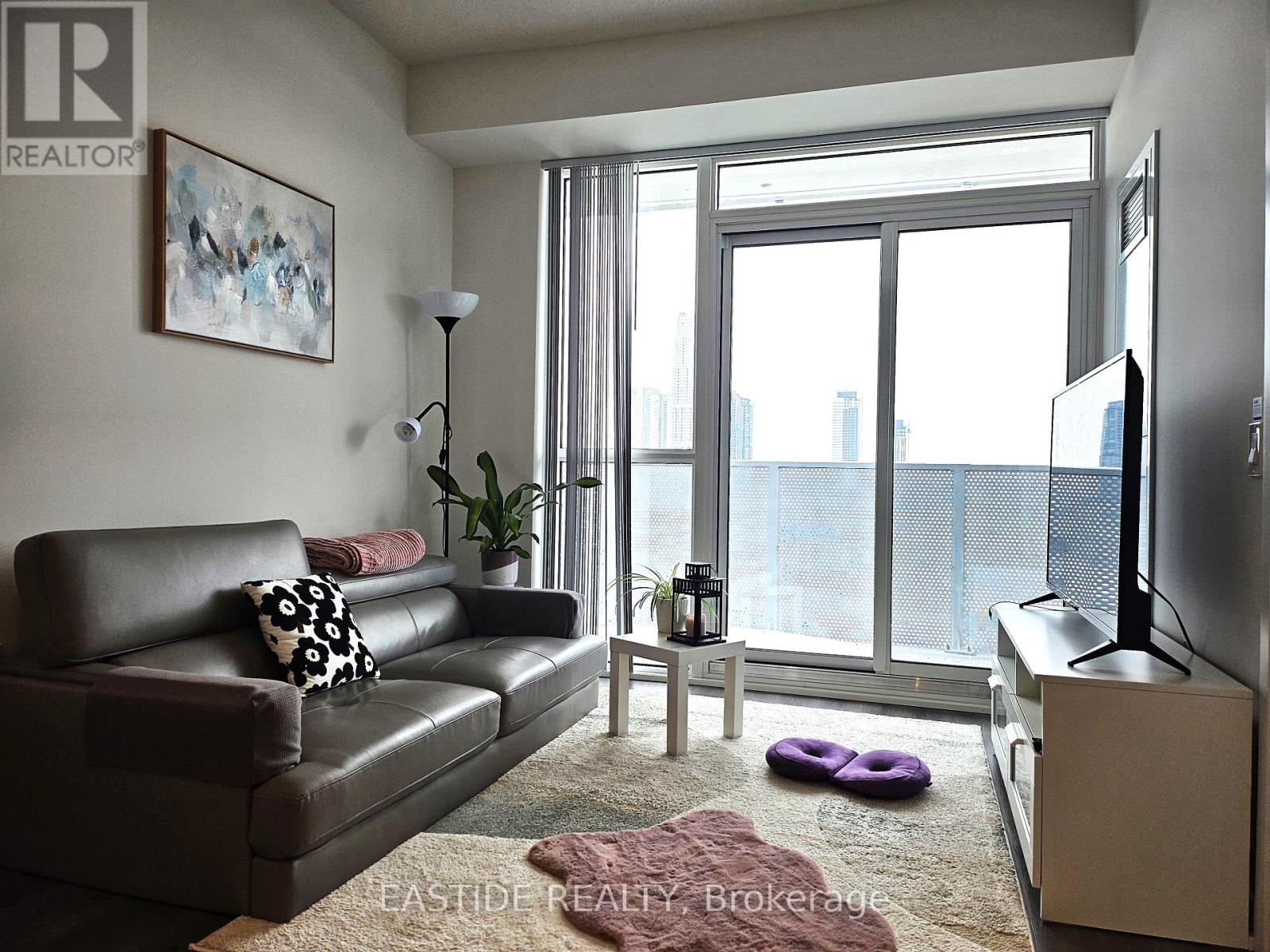 1506 - 28 Interchange Way, Vaughan, Ontario  L4K 0P8 - Photo 6 - N12931558