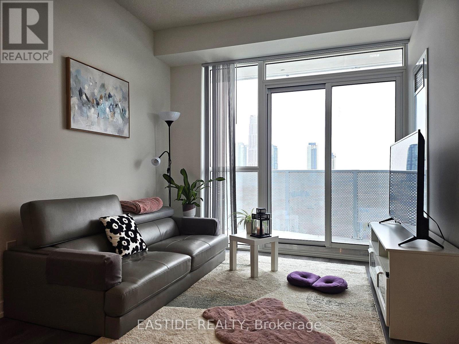 1506 - 28 Interchange Way, Vaughan, Ontario  L4K 0P8 - Photo 7 - N12931558