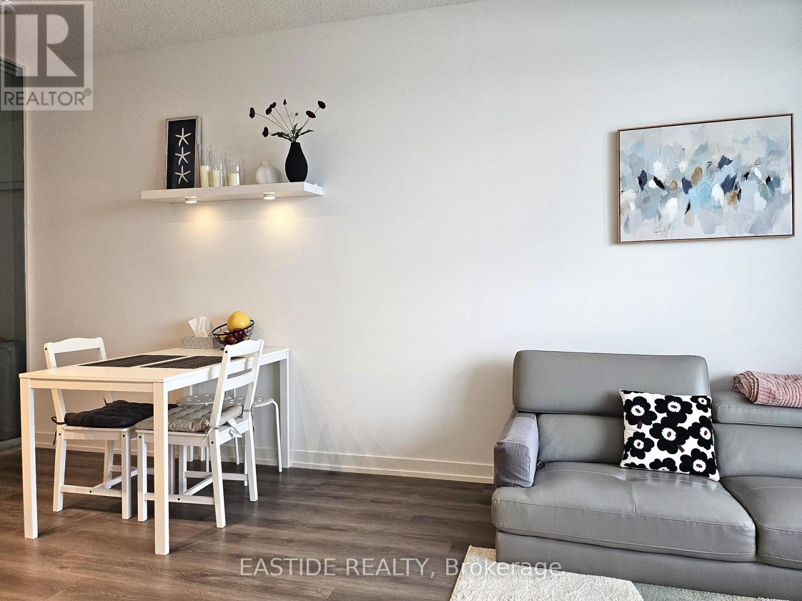 1506 - 28 Interchange Way, Vaughan, Ontario  L4K 0P8 - Photo 9 - N12931558