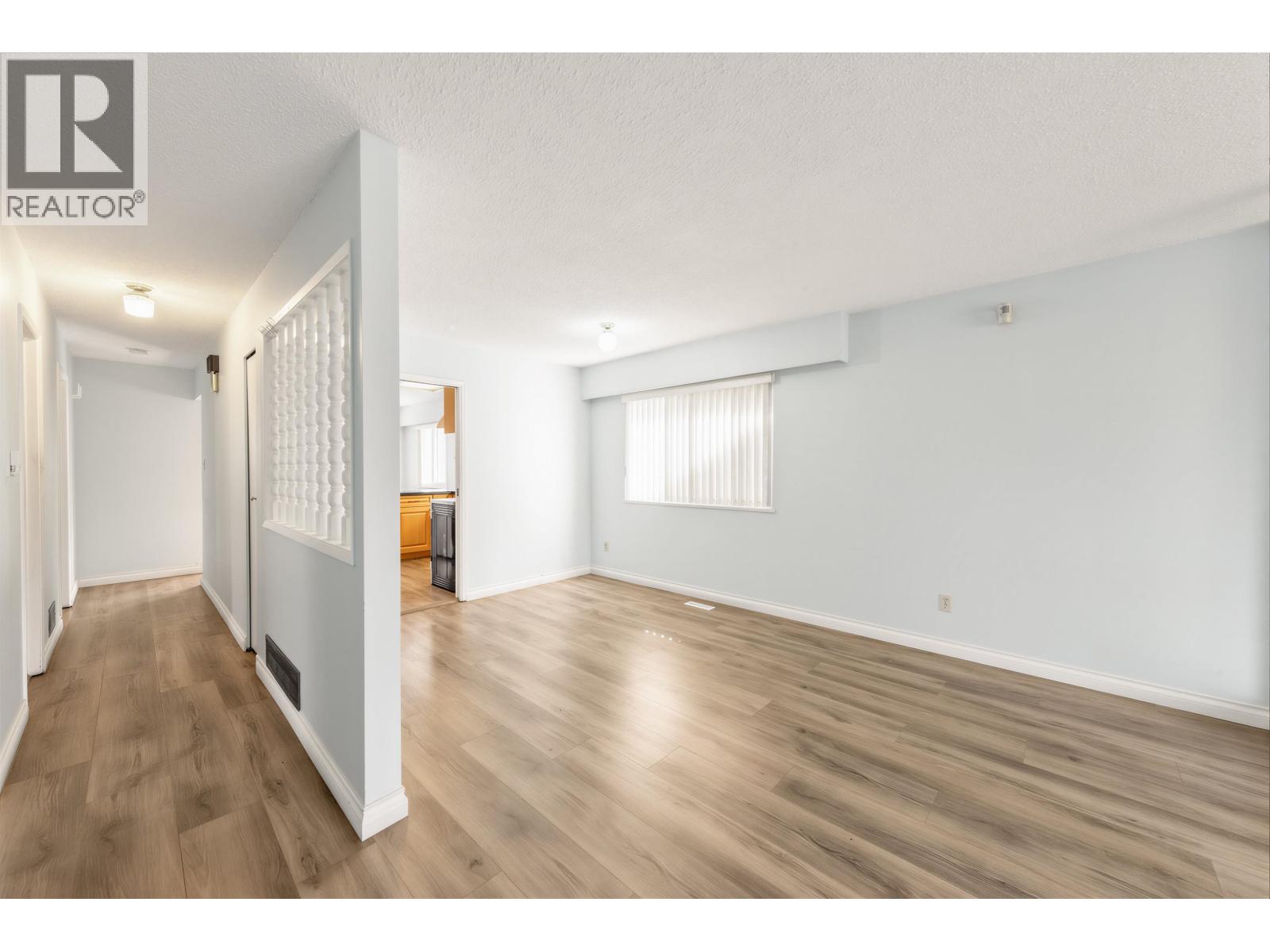 3206 Adanac Street, Vancouver, British Columbia  V5K 2P1 - Photo 11 - R3103501