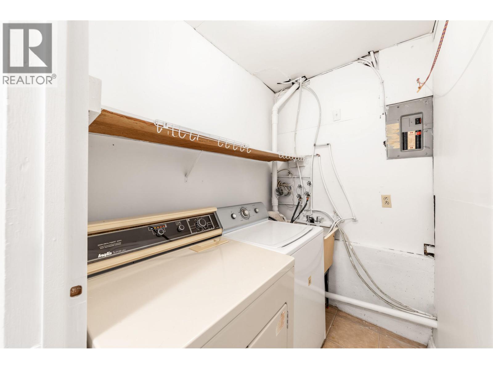 3206 Adanac Street, Vancouver, British Columbia  V5K 2P1 - Photo 33 - R3103501