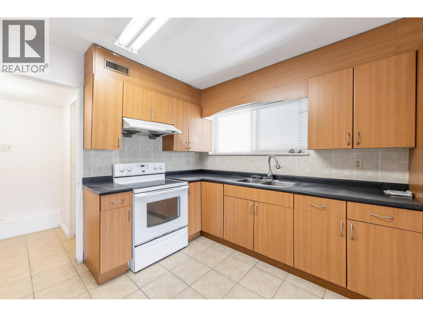 3206 Adanac Street, Vancouver, British Columbia  V5K 2P1 - Photo 29 - R3103501