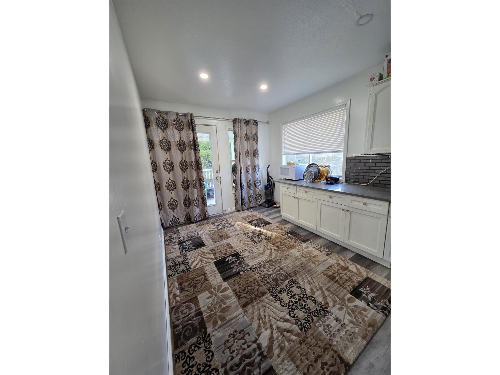 8167 Cedar Street, Mission, British Columbia  V2V 3N3 - Photo 7 - R3104438