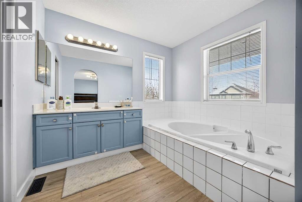 162 Prestwick Landing Se, Calgary, Alberta  T2Z 3S3 - Photo 16 - A2292250