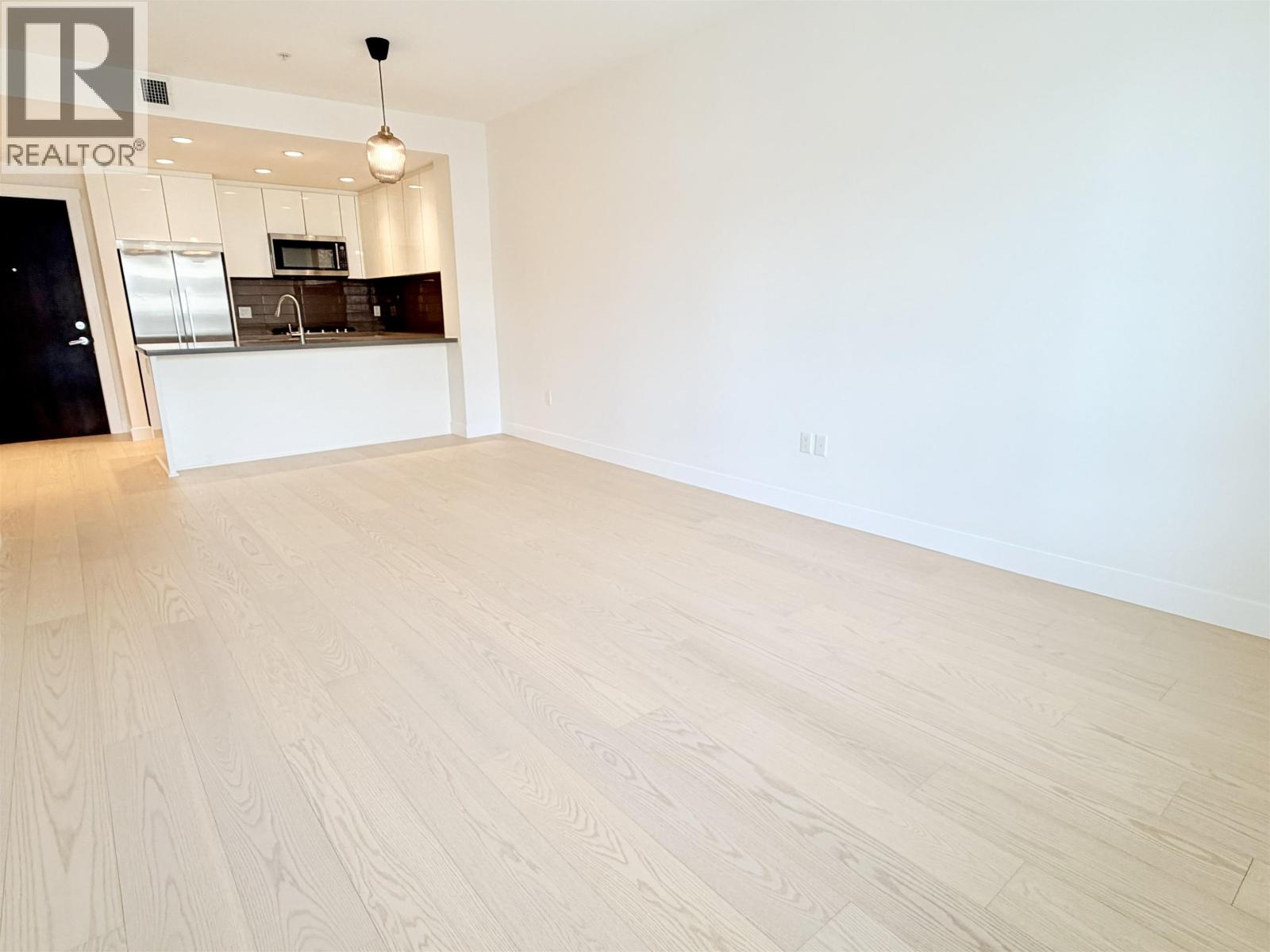 319 255 W 1st Street, North Vancouver, British Columbia  V7M 3G8 - Photo 2 - R3086458