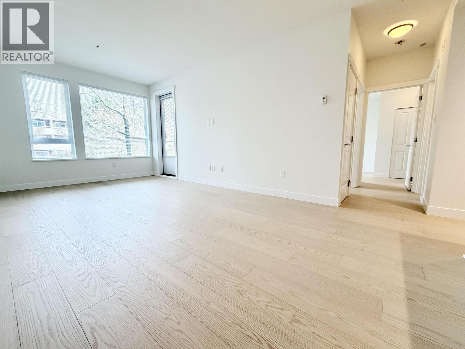 319 255 W 1st Street, North Vancouver, British Columbia  V7M 3G8 - Photo 3 - R3086458