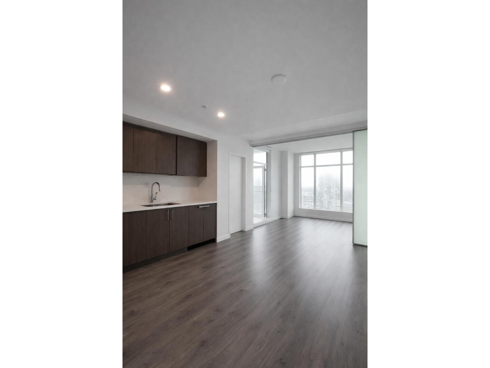 4103 13350 Central Avenue, Surrey, British Columbia  V3T 0S1 - Photo 2 - R3103808