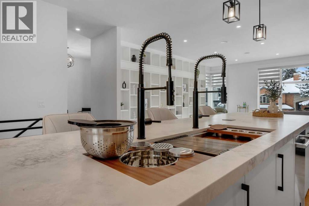 30 Roselawn Crescent NW, Calgary, Alberta  T2K 1K6 - Photo 20 - A2296751