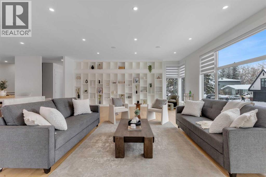 30 Roselawn Crescent NW, Calgary, Alberta  T2K 1K6 - Photo 15 - A2296751