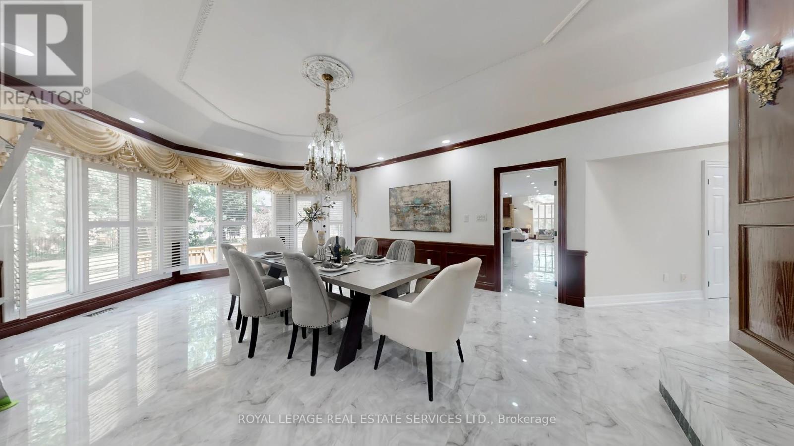 2416 Mississauga Road, Mississauga, Ontario  L5H 2L1 - Photo 10 - W12476807