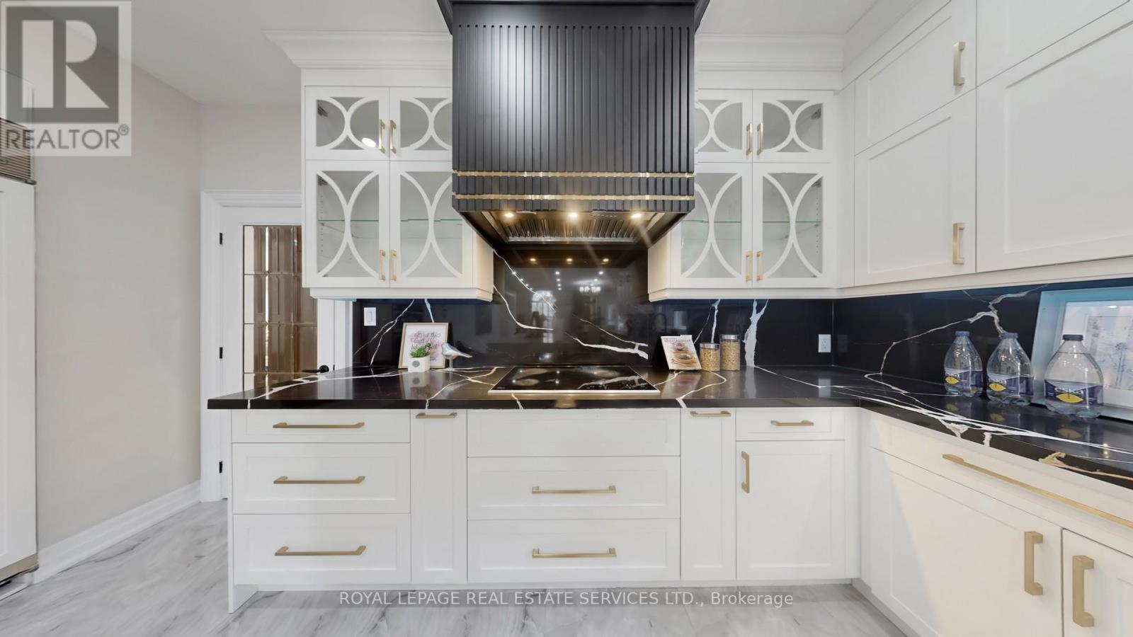 2416 Mississauga Road, Mississauga, Ontario  L5H 2L1 - Photo 18 - W12476807