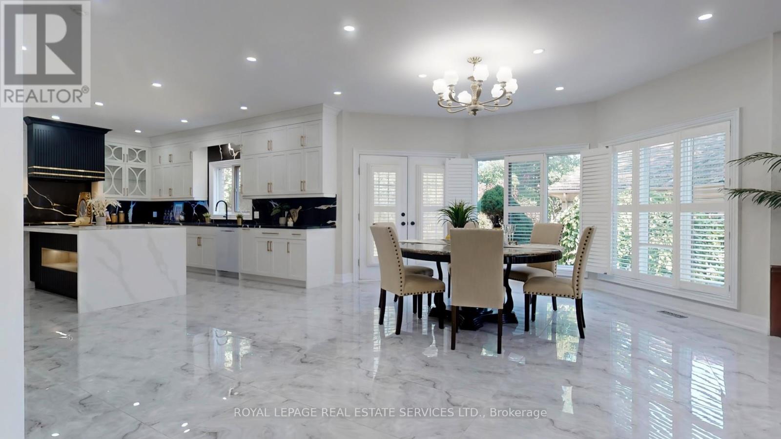 2416 Mississauga Road, Mississauga, Ontario  L5H 2L1 - Photo 19 - W12476807