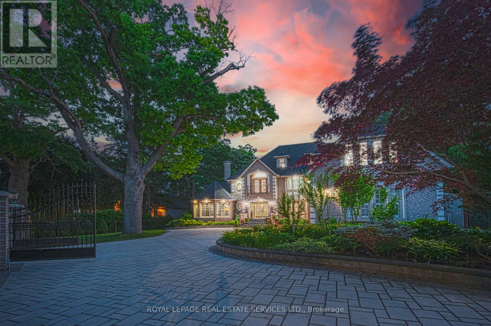 2416 Mississauga Road, Mississauga, Ontario  L5H 2L1 - Photo 3 - W12476807