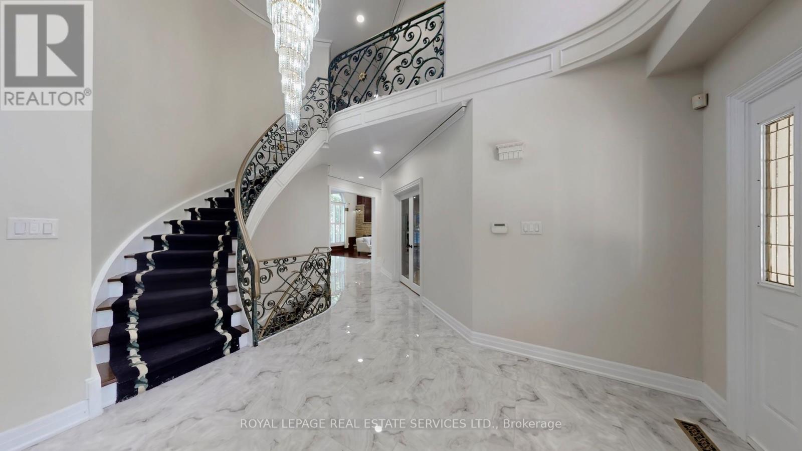 2416 Mississauga Road, Mississauga, Ontario  L5H 2L1 - Photo 6 - W12476807