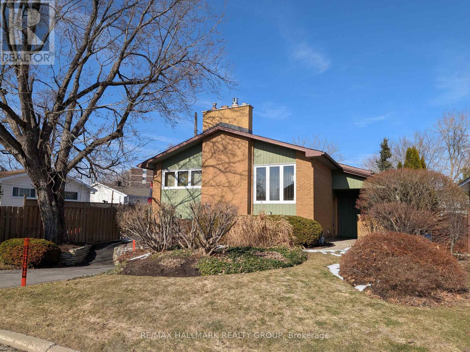 2279 Harding Road, Ottawa, Ontario  K1G 3B6 - Photo 2 - X12931602