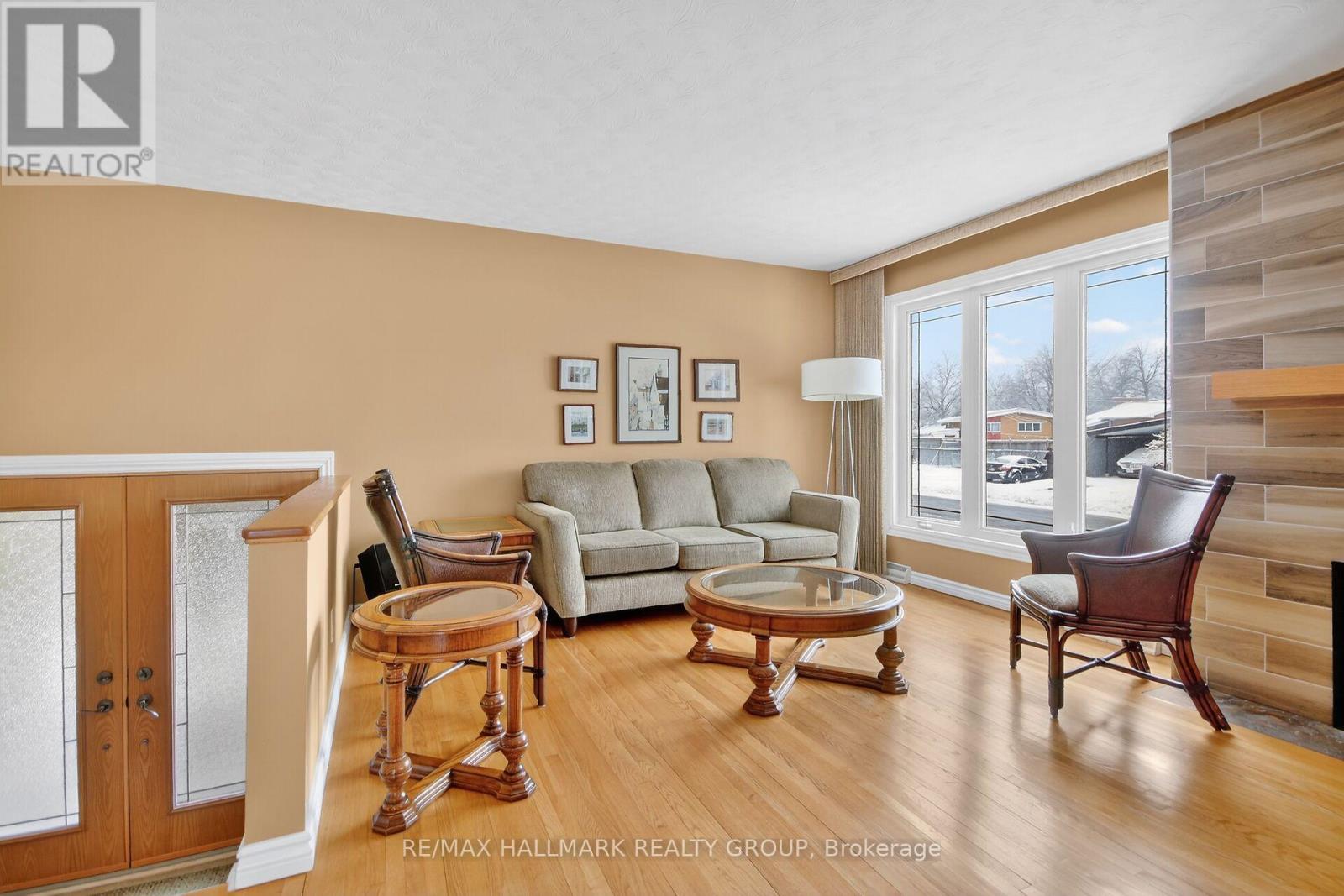 2279 Harding Road, Ottawa, Ontario  K1G 3B6 - Photo 4 - X12931602