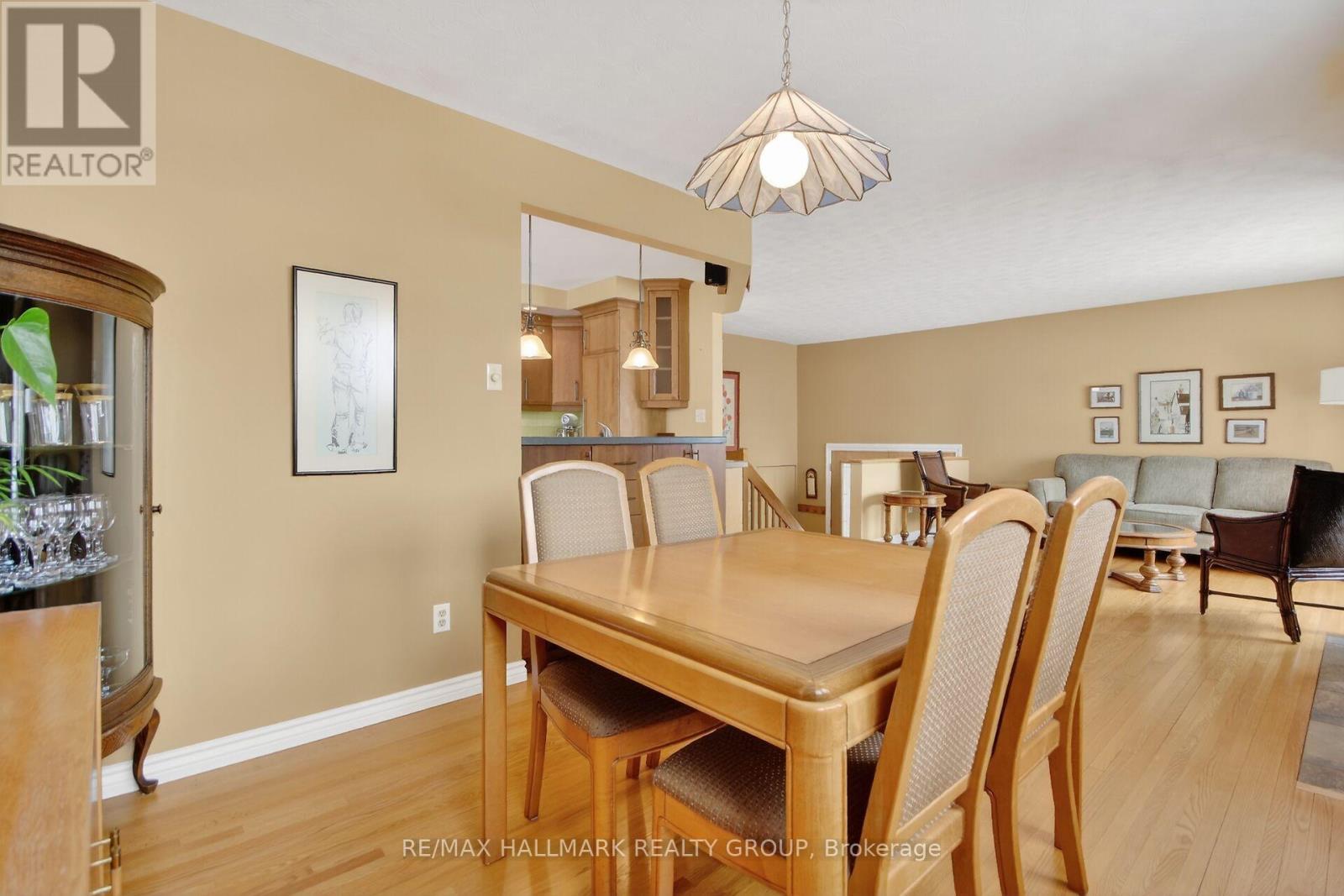 2279 Harding Road, Ottawa, Ontario  K1G 3B6 - Photo 7 - X12931602