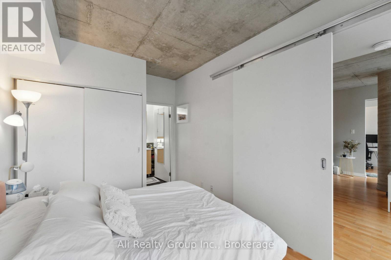 714 - 324 Laurier Avenue W, Ottawa, Ontario  K1P 0A4 - Photo 16 - X12931612