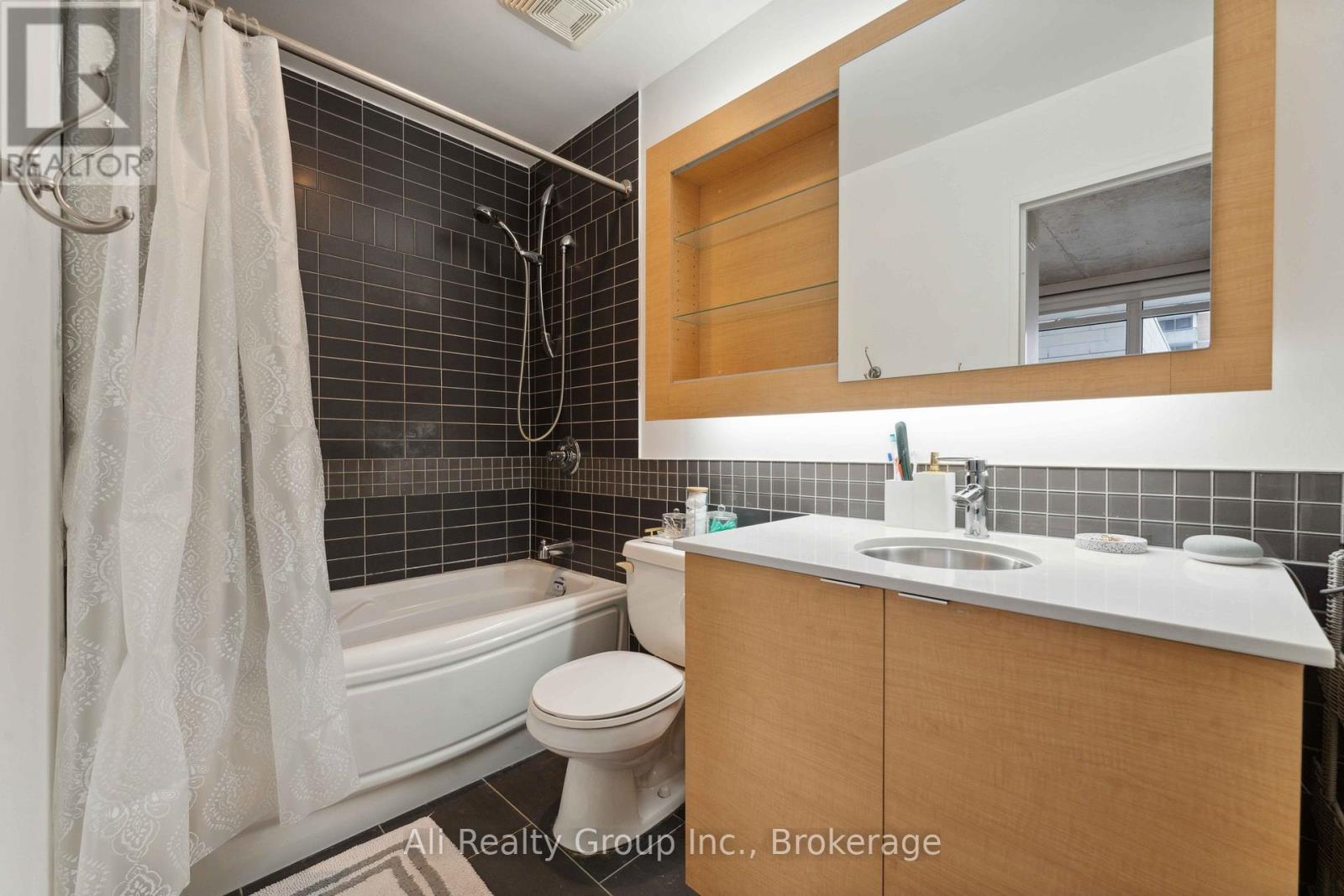 714 - 324 Laurier Avenue W, Ottawa, Ontario  K1P 0A4 - Photo 18 - X12931612