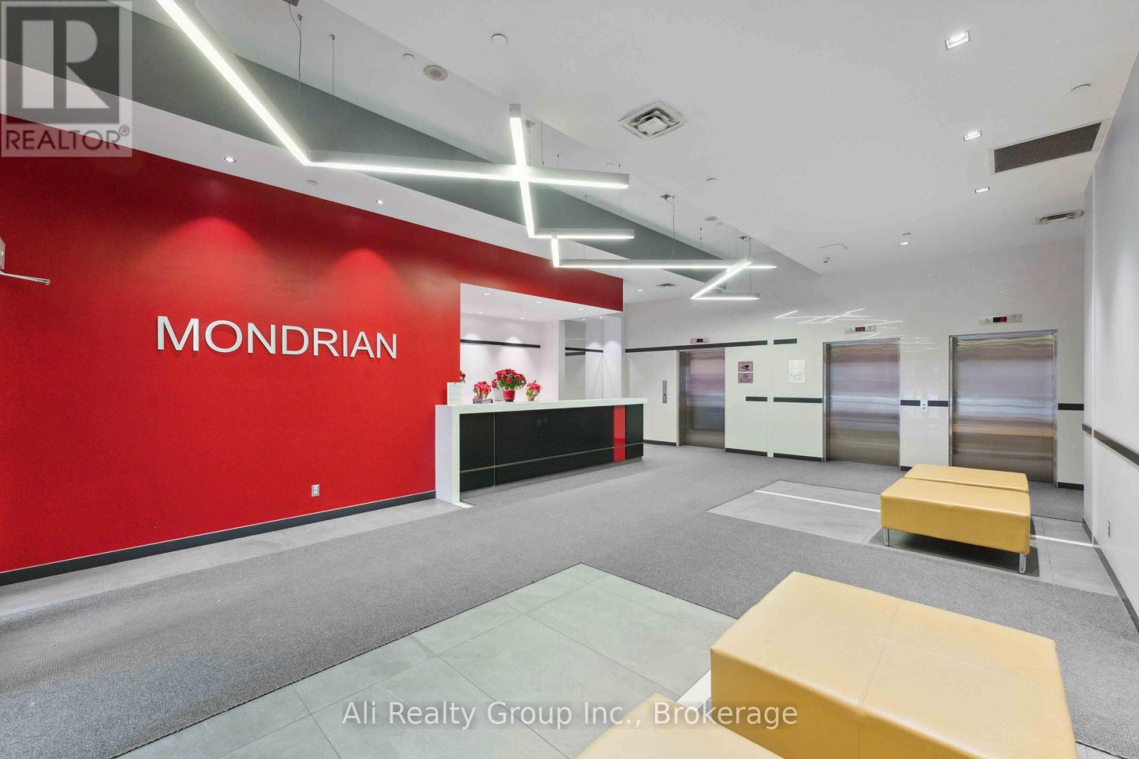 714 - 324 Laurier Avenue W, Ottawa, Ontario  K1P 0A4 - Photo 2 - X12931612