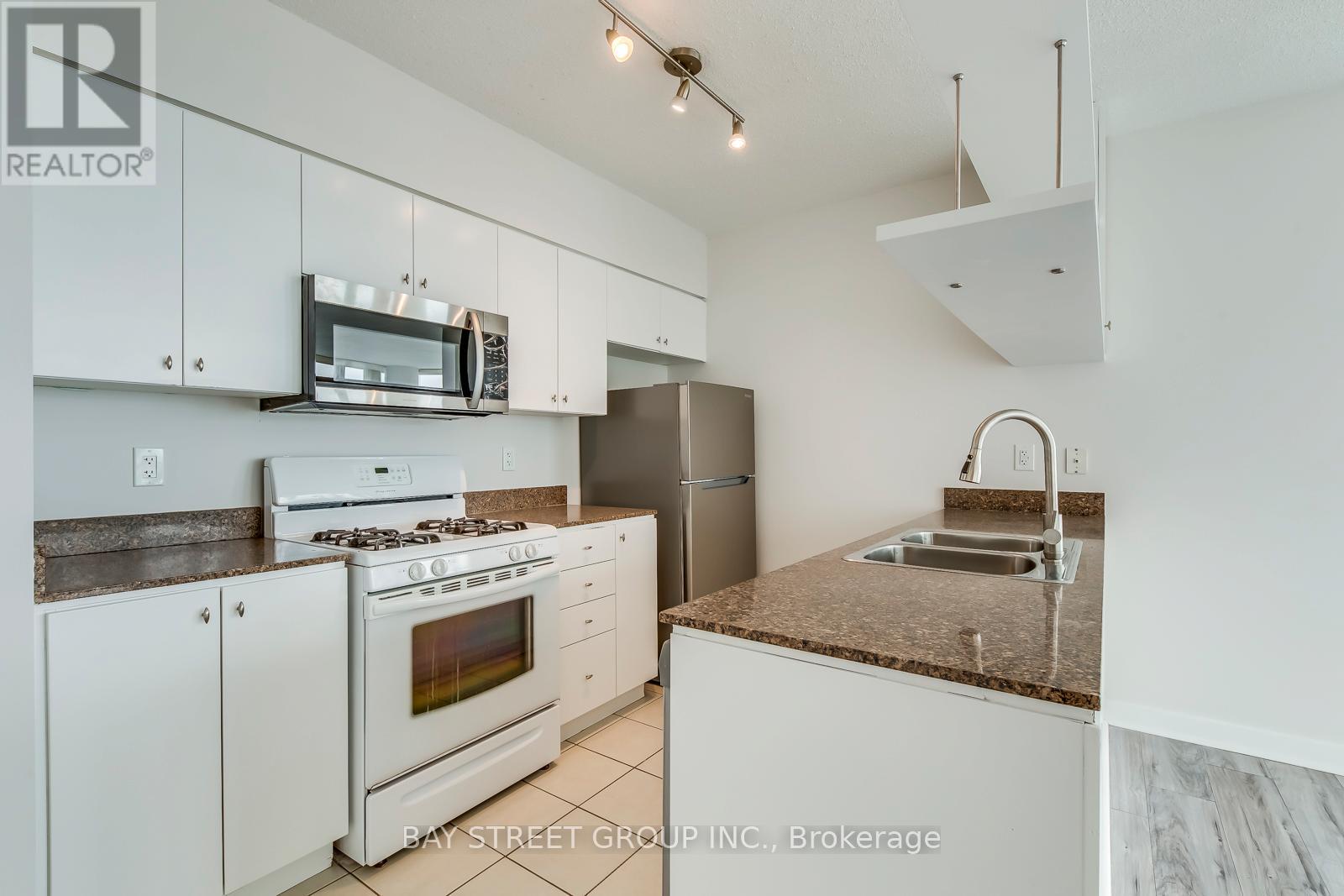 3912 - 35 Mariner Terrace, Toronto, Ontario  M5V 3V9 - Photo 12 - C12931610