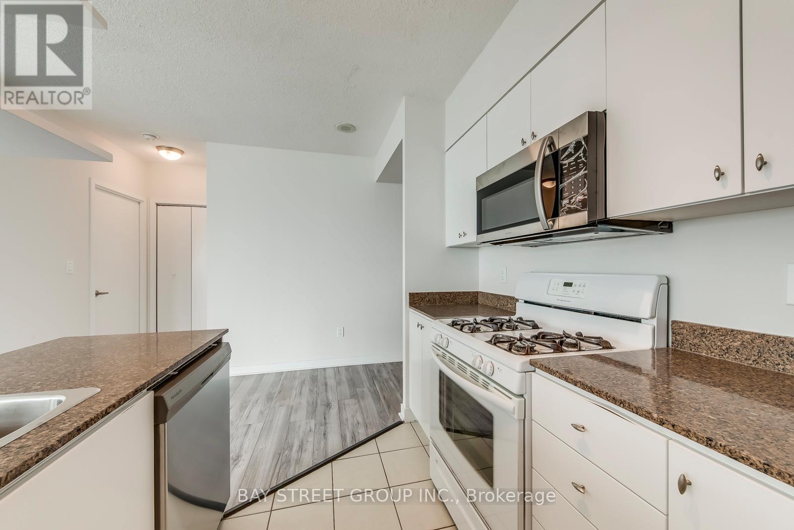 3912 - 35 Mariner Terrace, Toronto, Ontario  M5V 3V9 - Photo 14 - C12931610