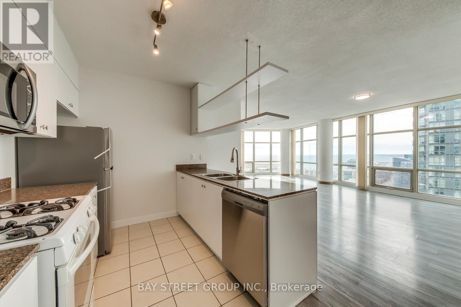 3912 - 35 Mariner Terrace, Toronto, Ontario  M5V 3V9 - Photo 15 - C12931610