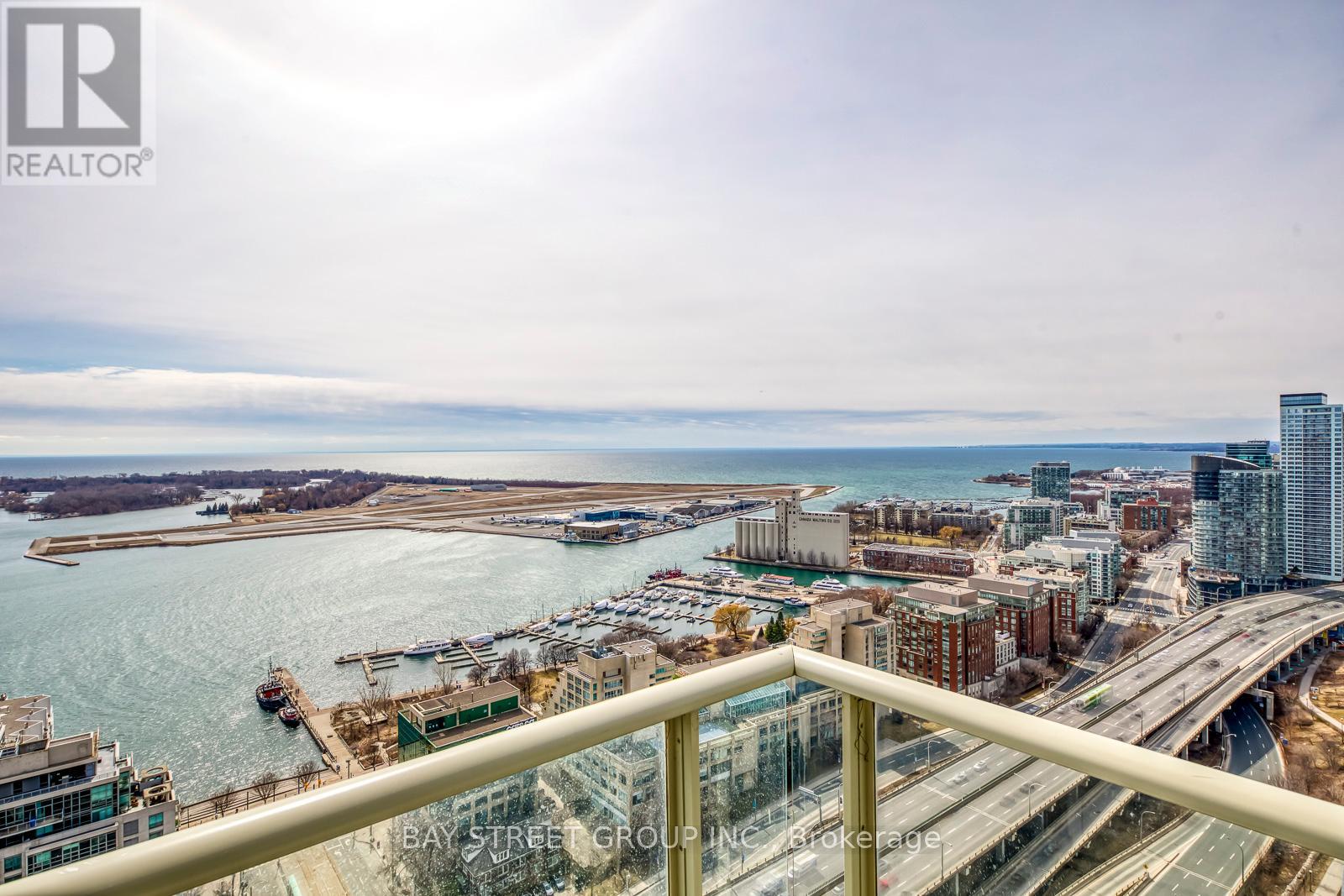 3912 - 35 Mariner Terrace, Toronto, Ontario  M5V 3V9 - Photo 29 - C12931610