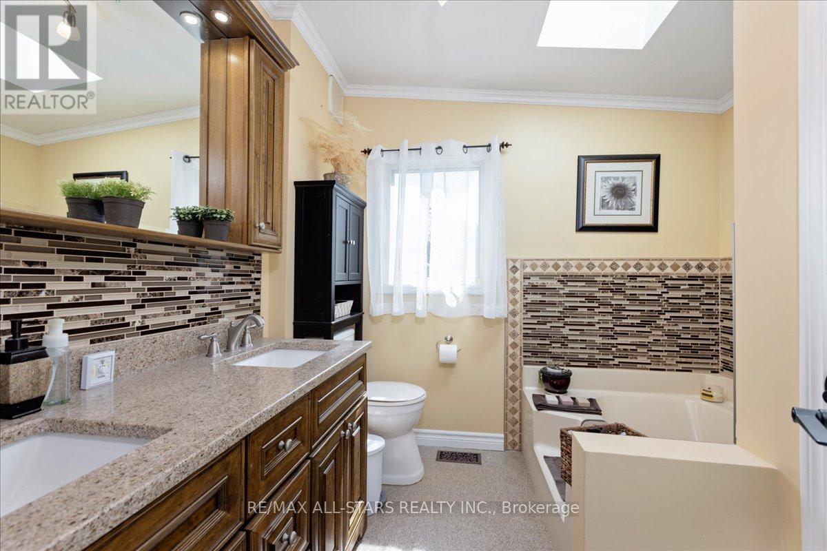 26576 Park Road, Georgina, Ontario  L0E 1R0 - Photo 16 - N12931614