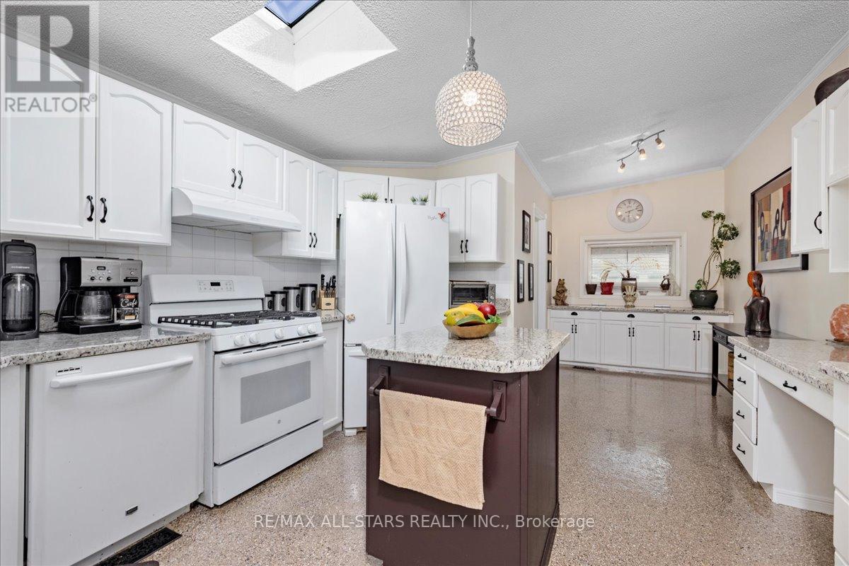 26576 Park Road, Georgina, Ontario  L0E 1R0 - Photo 6 - N12931614