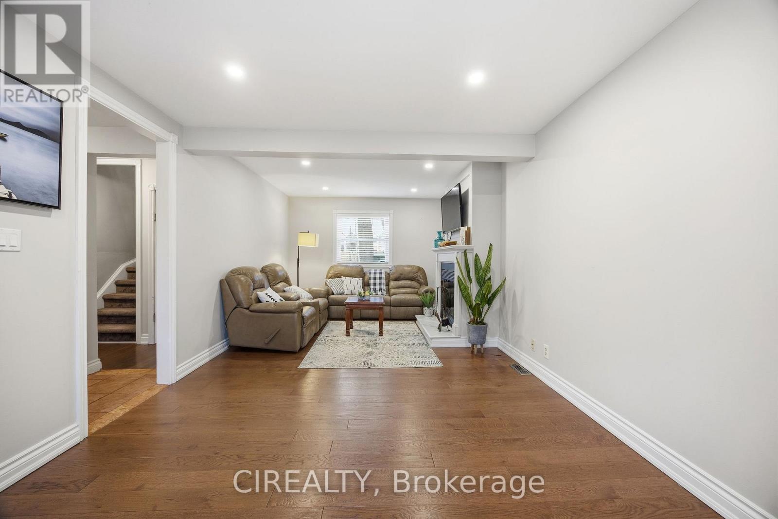 27 Pine Avenue S, Mississauga, Ontario  L5H 2P5 - Photo 26 - W12931590