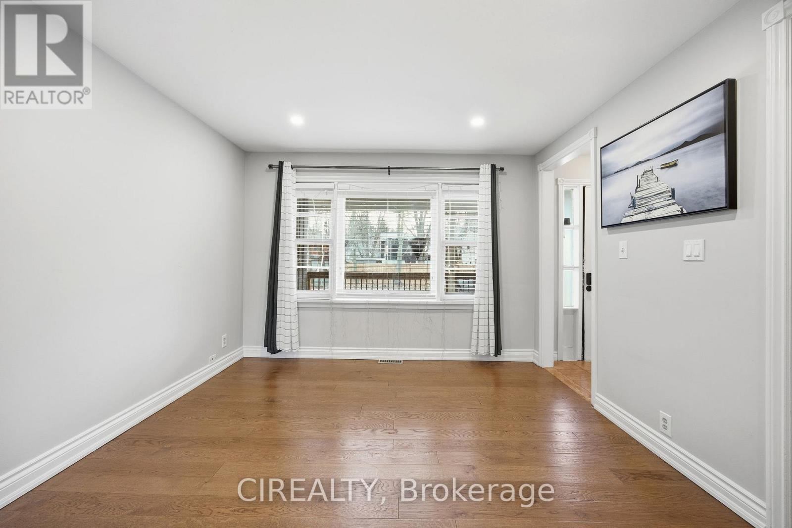 27 Pine Avenue S, Mississauga, Ontario  L5H 2P5 - Photo 31 - W12931590