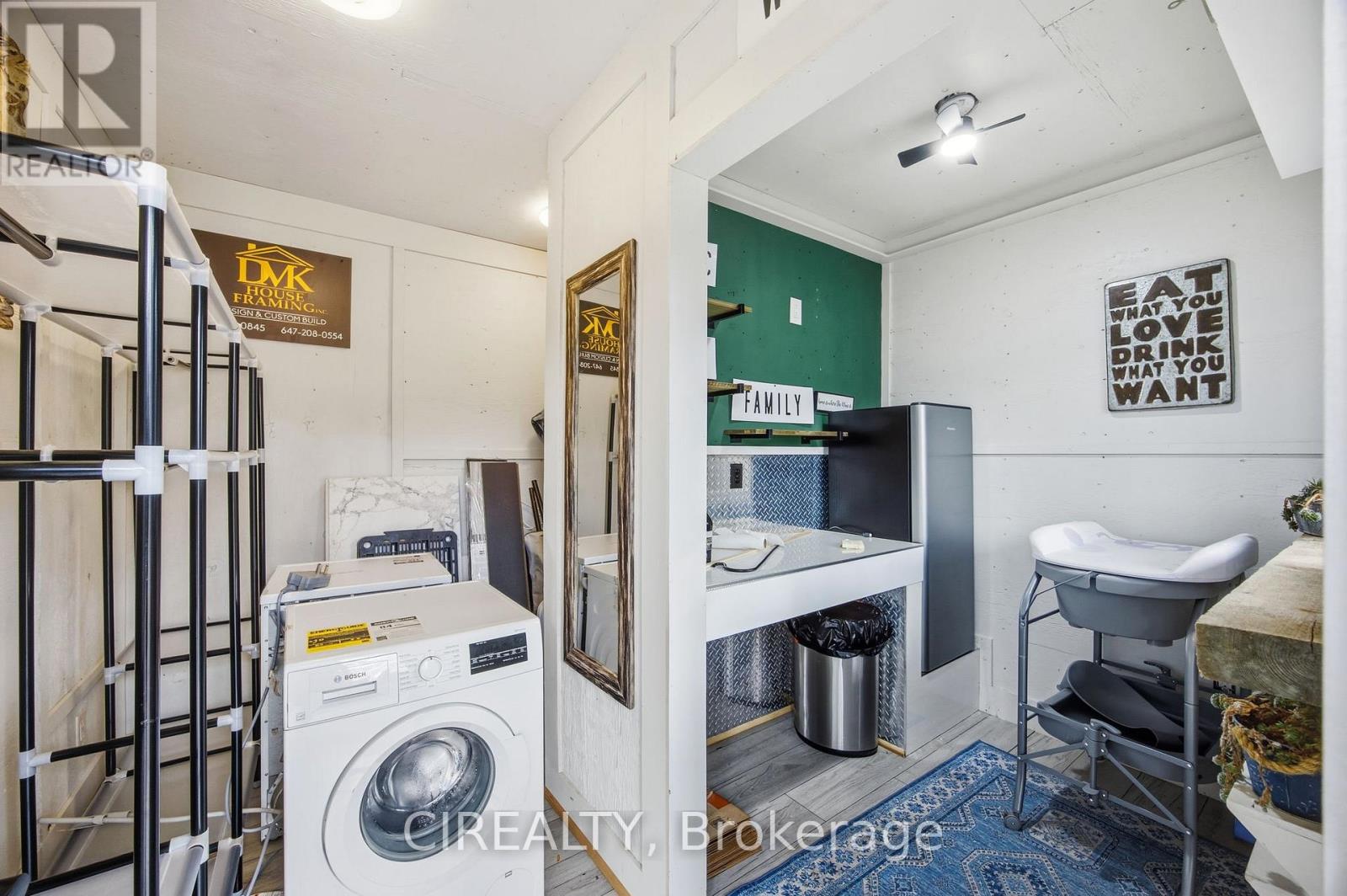 27 Pine Avenue S, Mississauga, Ontario  L5H 2P5 - Photo 50 - W12931590