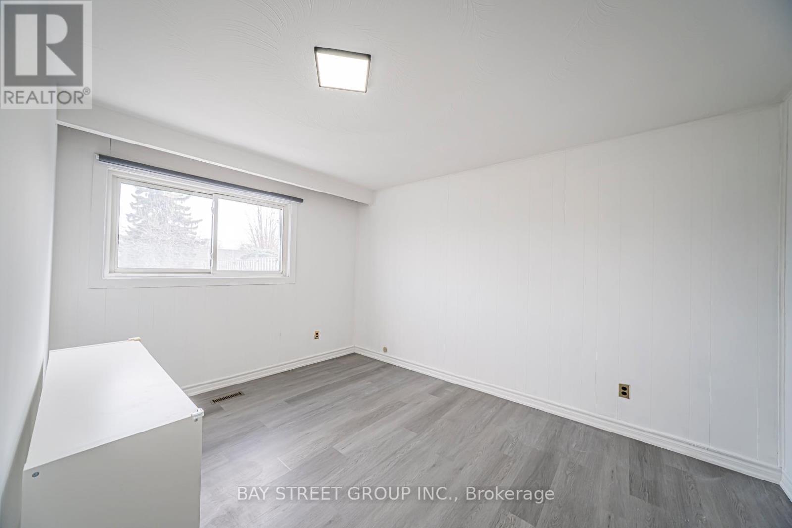 Lower - 1520 Brentano Boulevard, Mississauga, Ontario  L4X 1A4 - Photo 10 - W12931592