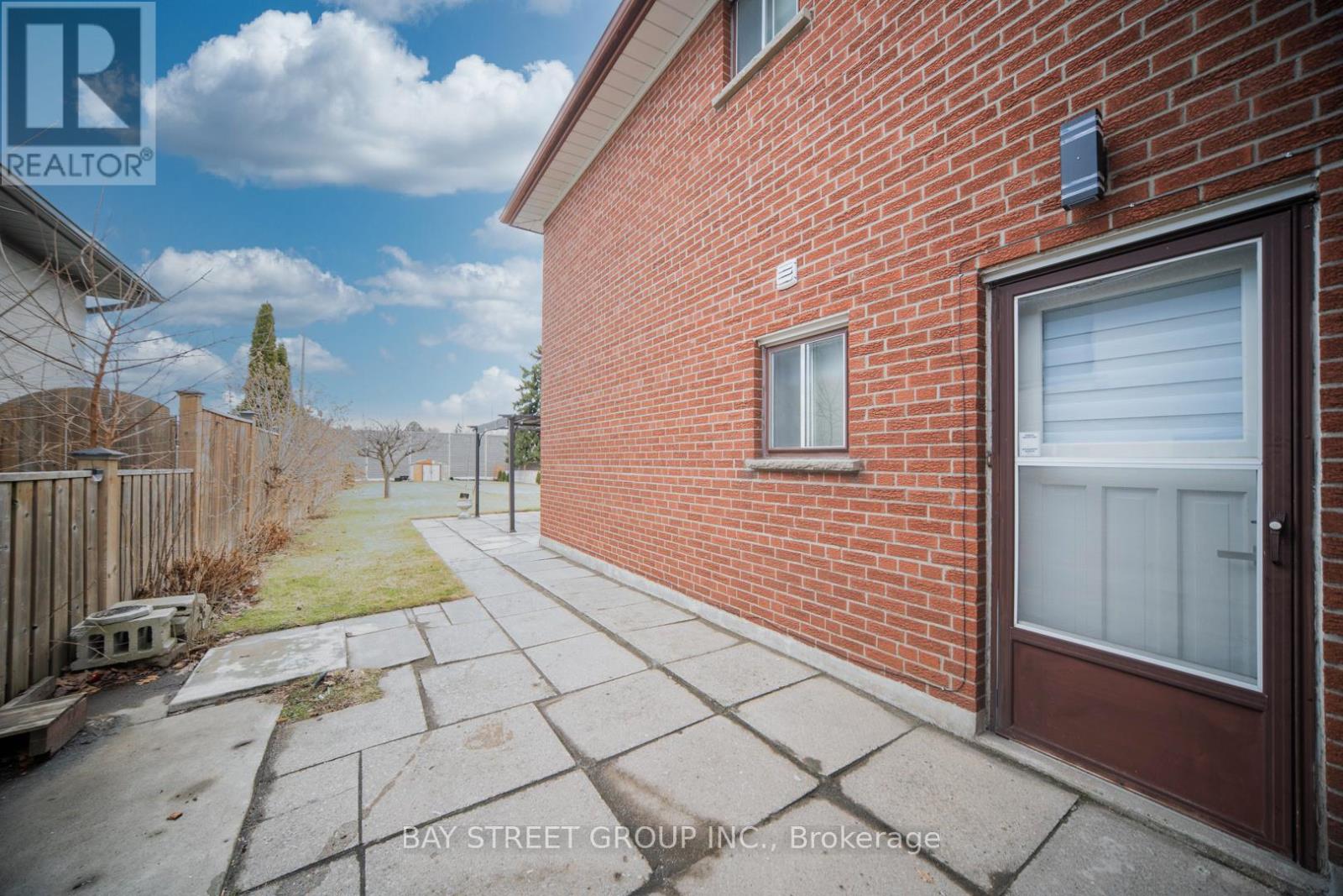 Lower - 1520 Brentano Boulevard, Mississauga, Ontario  L4X 1A4 - Photo 3 - W12931592