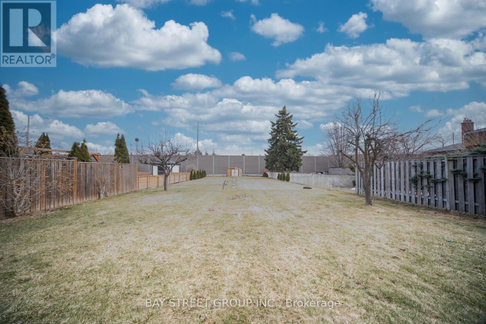 Lower - 1520 Brentano Boulevard, Mississauga, Ontario  L4X 1A4 - Photo 4 - W12931592