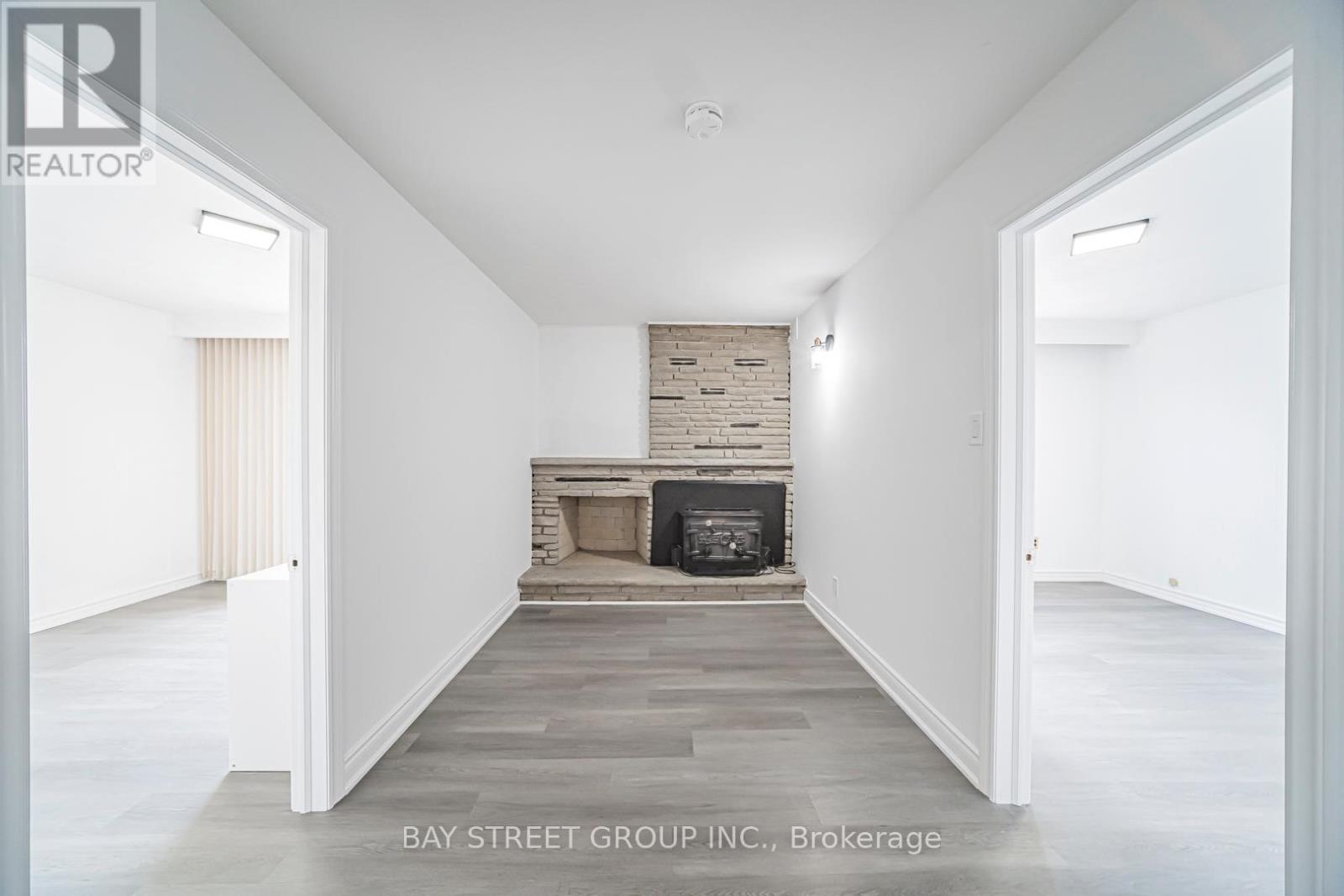 Lower - 1520 Brentano Boulevard, Mississauga, Ontario  L4X 1A4 - Photo 9 - W12931592