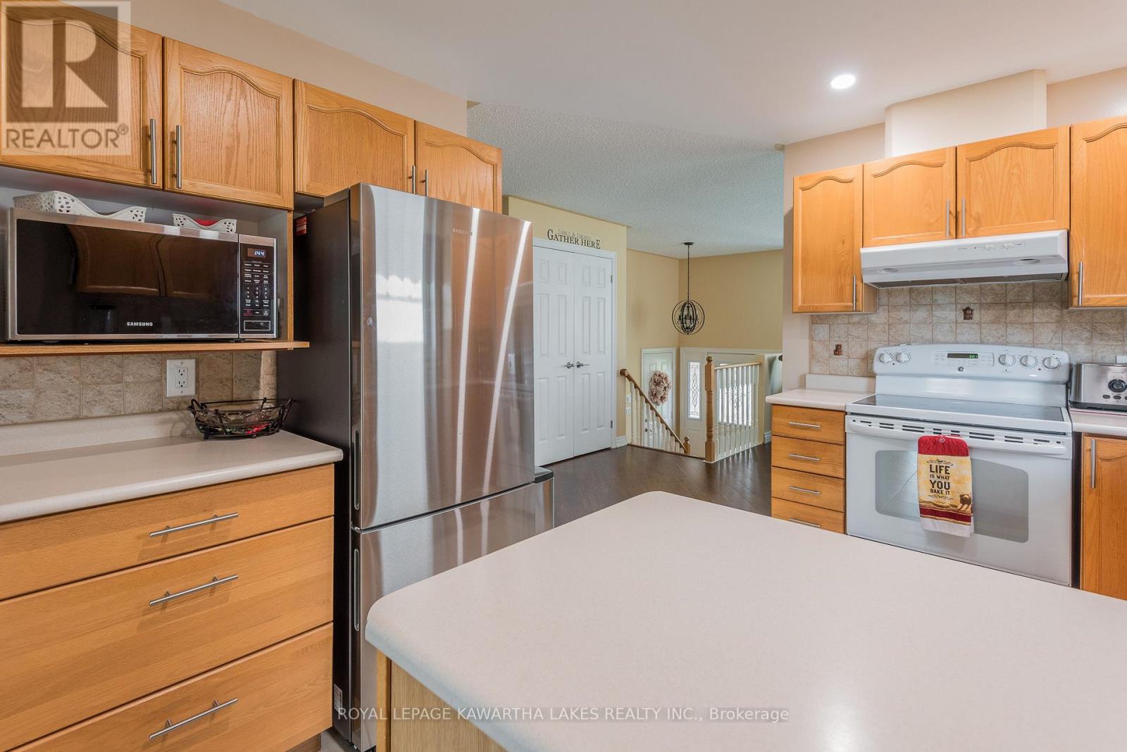 29 Midland Drive, Kawartha Lakes, Ontario  K9V 6B9 - Photo 18 - X12931634