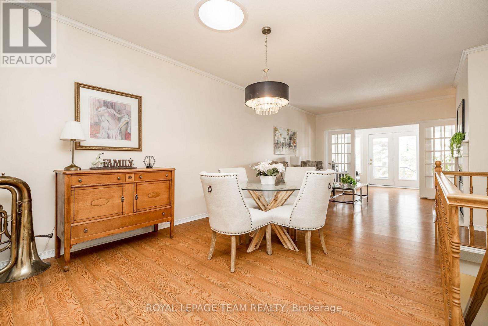 27 Pine Needles Court, Ottawa, Ontario  K2S 1G5 - Photo 6 - X12931628