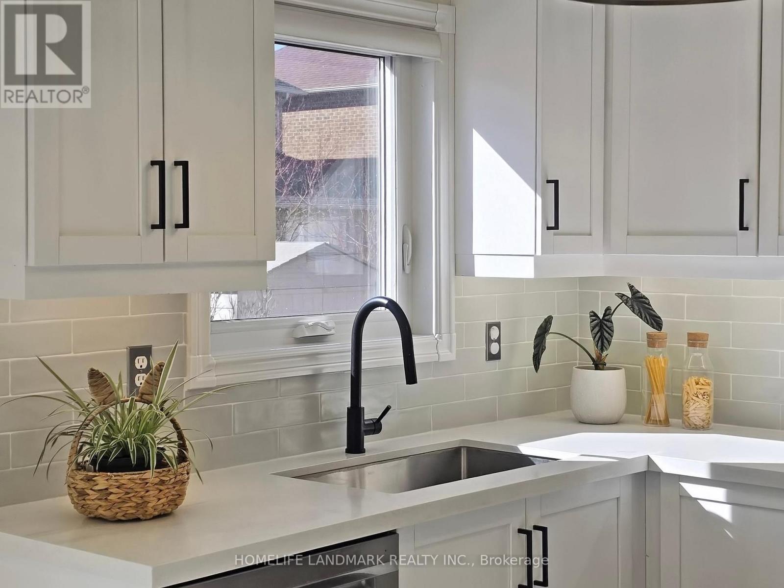 213 Montebello Avenue, Vaughan, Ontario  L4H 1L9 - Photo 13 - N12929180