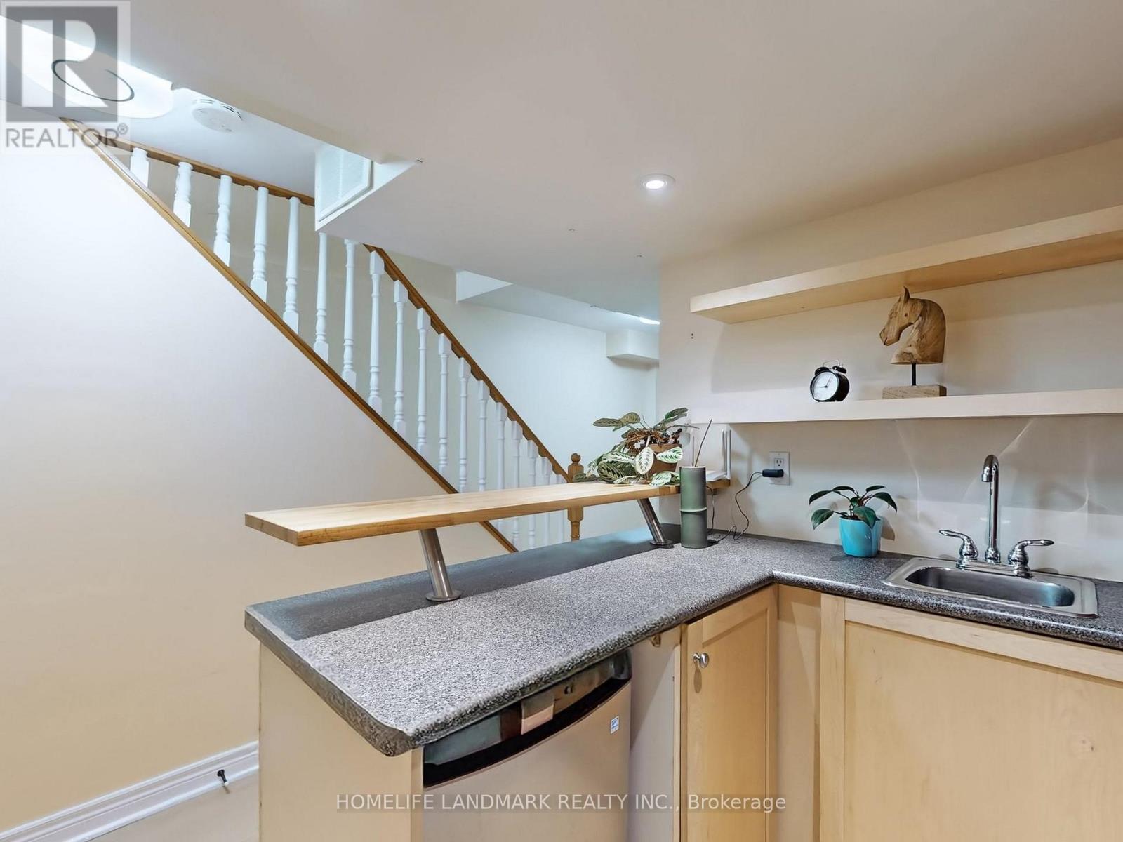 213 Montebello Avenue, Vaughan, Ontario  L4H 1L9 - Photo 35 - N12929180