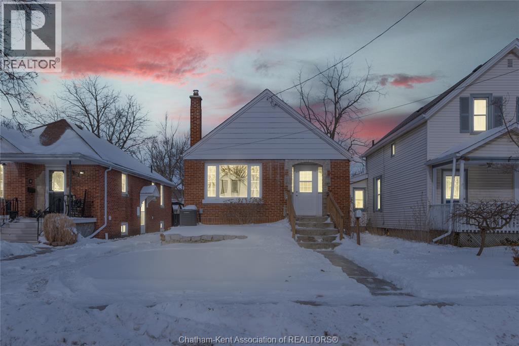 33 Wilson Avenue, Chatham, Ontario  N7L 1K8 - Photo 2 - 26006348